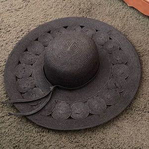 Black vintage sun hat